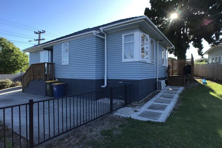 Photo of property in 379a West Coast Road, Glen Eden, Auckland, 0602