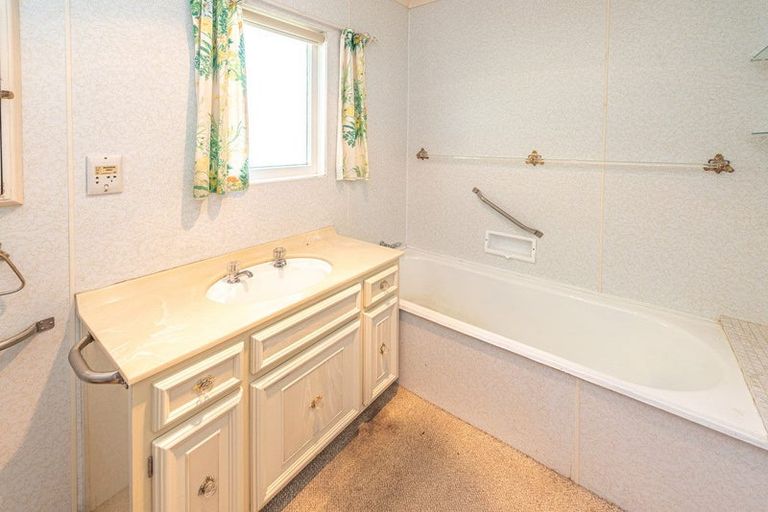 Photo of property in 3 Tower Crescent, Durie Hill, Whanganui, 4500