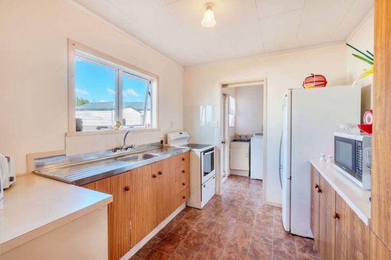 Photo of property in 54 Hindmarsh Street, Henderson, Auckland, 0612