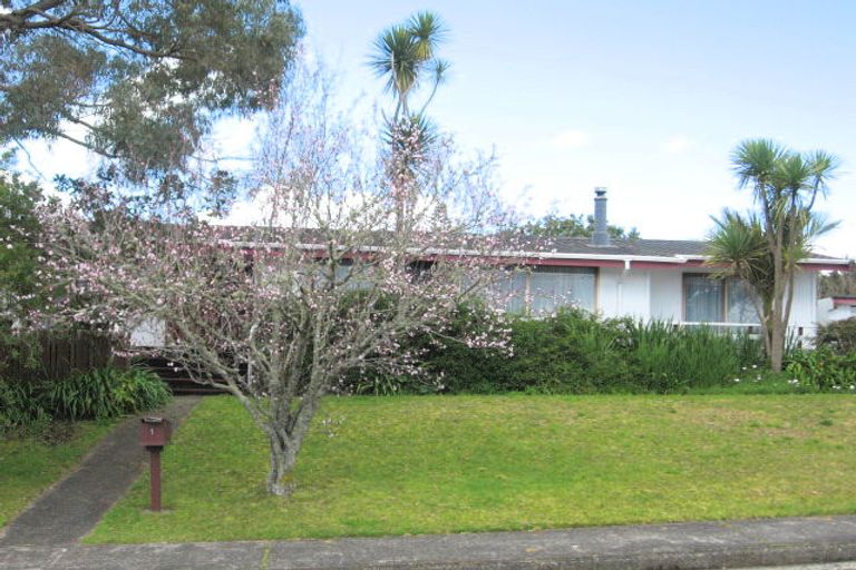 Photo of property in 1 Kohe Street, Parahaki, Whangarei, 0112