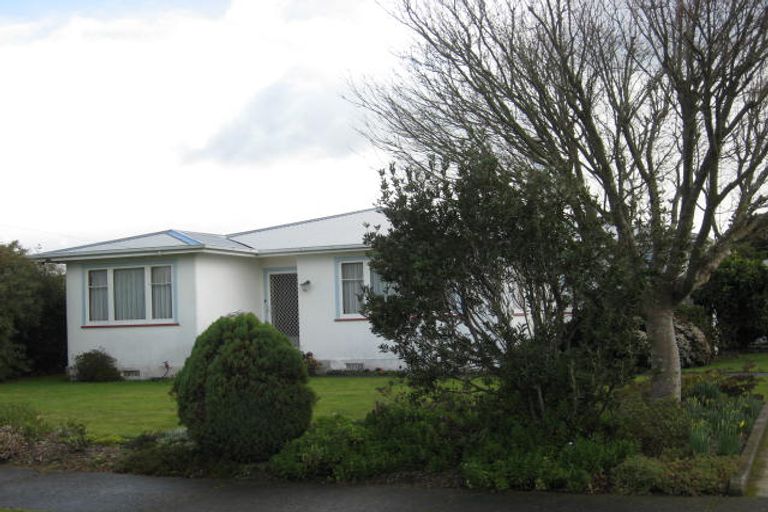 Photo of property in 9 Freyberg Street, Solway, Masterton, 5810