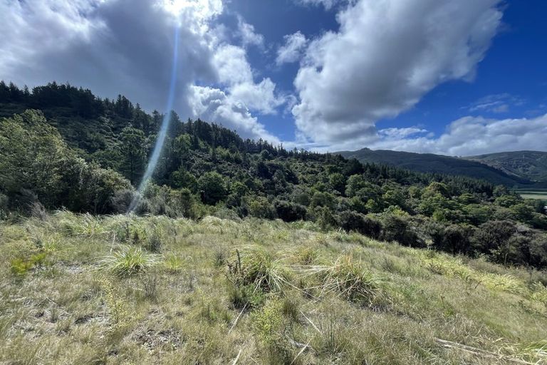 Photo of property in 42 Sylvan Way, Silverstream, Upper Hutt, 5019