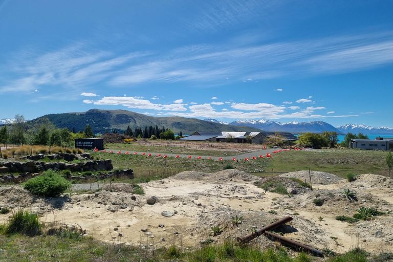 Photo of property in 18 Mistake Drive, Lake Tekapo, 7999