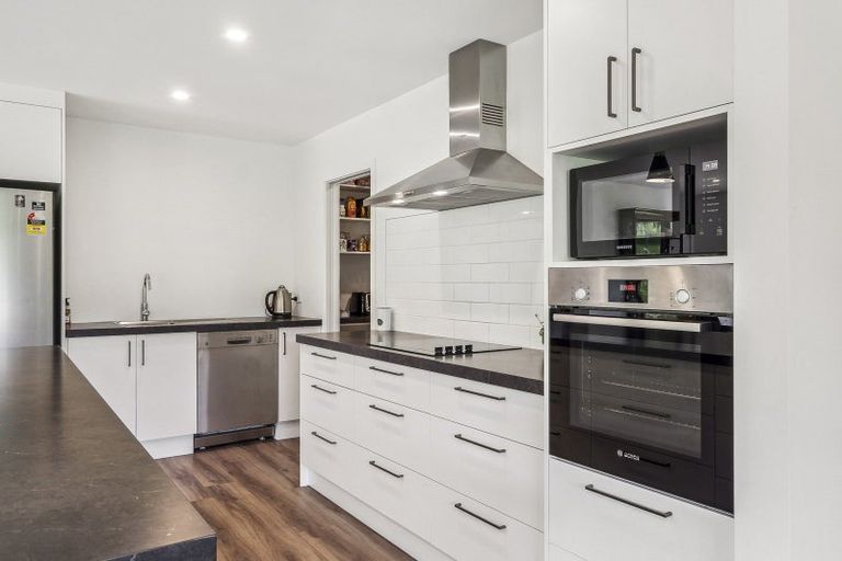 Photo of property in 30 Tara Hills Drive, North Taieri, Mosgiel, 9092