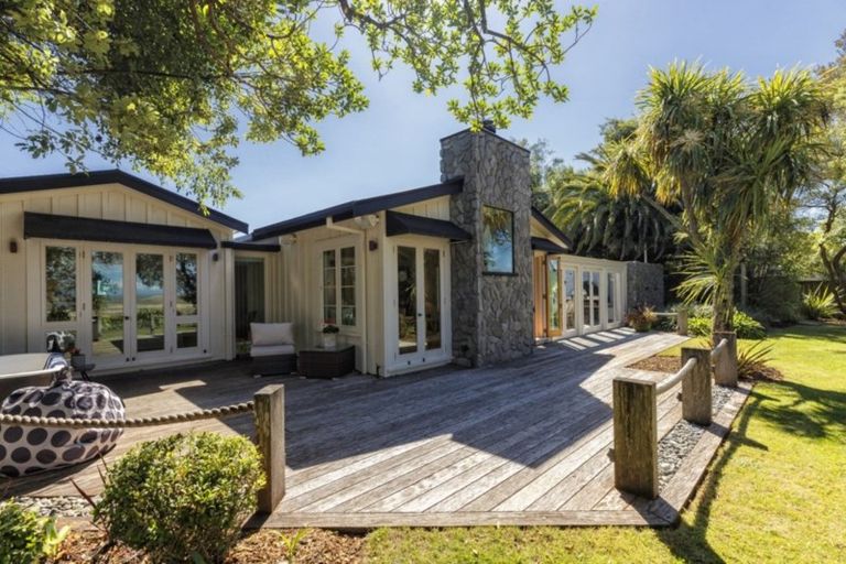 Photo of property in Blackhorse Cottage, 14 Iwa Street, Mapua, 7005