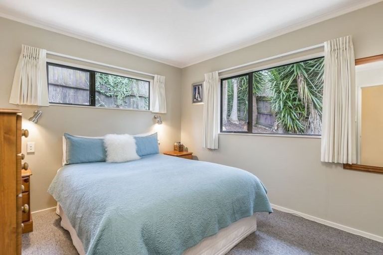 Photo of property in 4/1 Cheval Drive, Totara Vale, Auckland, 0629
