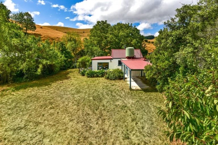 Photo of property in 340 Whitecliffs Road, Whitecliffs, Coalgate, 7673