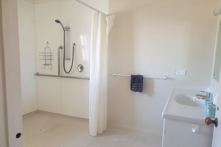 Photo of property in 154 Tukapa Street, Westown, New Plymouth, 4310