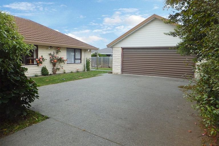 Photo of property in 3 Regency Crescent, Redwood, Christchurch, 8051
