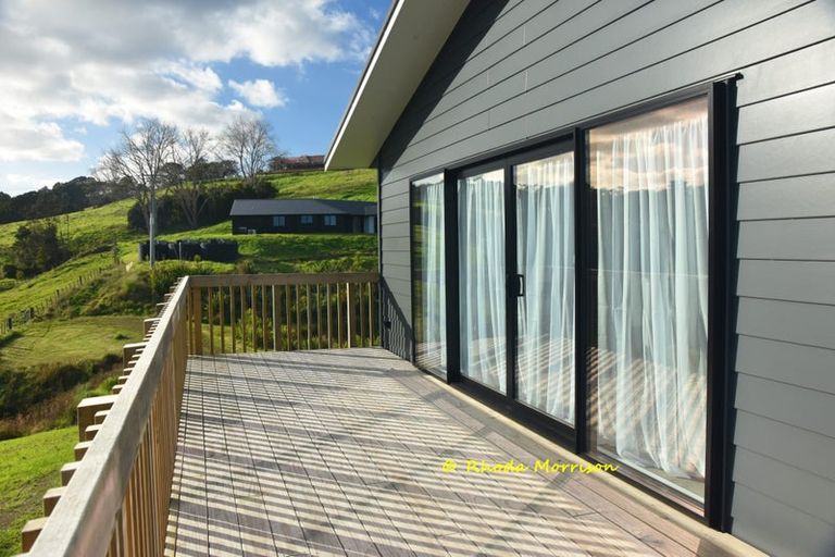 Photo of property in 12 Arahanga Road, Paparoa, 0571