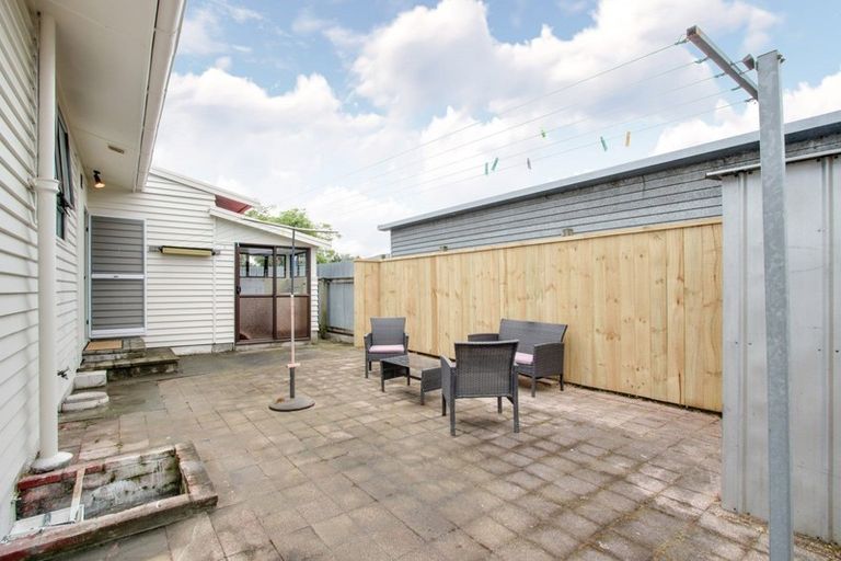 Photo of property in 1/125 Taradale Road, Onekawa, Napier, 4110