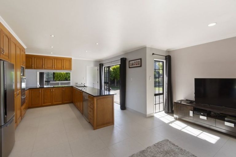 Photo of property in 29 Keywella Drive, Conifer Grove, Takanini, 2112