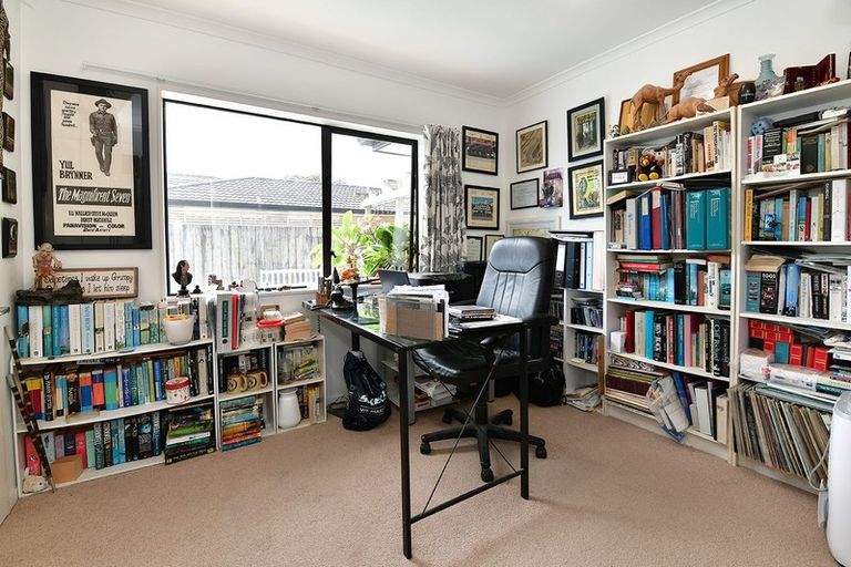 Photo of property in 19 Raabia Close, Parakai, 0830