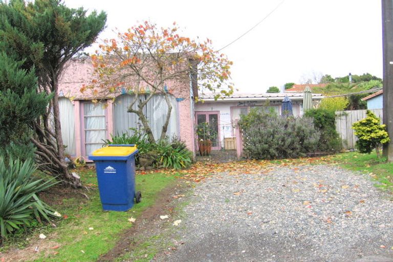 Photo of property in 2 Marae Road, Greenhithe, Auckland, 0632