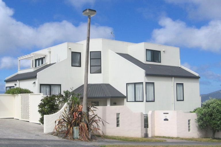 Photo of property in 91 Ashton Fitchett Drive, Brooklyn, Wellington, 6021