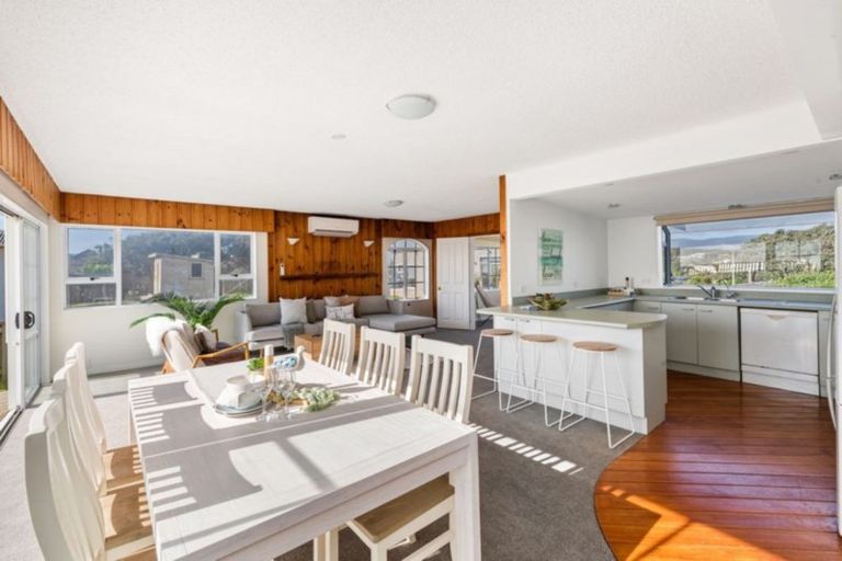 Photo of property in 68 Marine Parade, Otaki Beach, Otaki, 5512