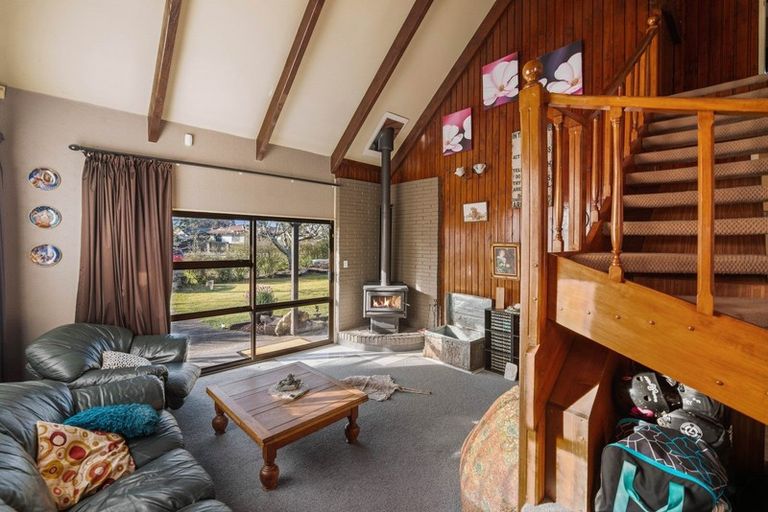 Photo of property in 10 Urquhart Place, Fairy Springs, Rotorua, 3015