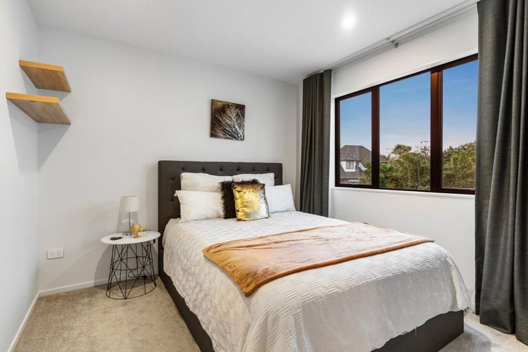 Photo of property in 64a Rosewarne Crescent, Glendene, Auckland, 0602