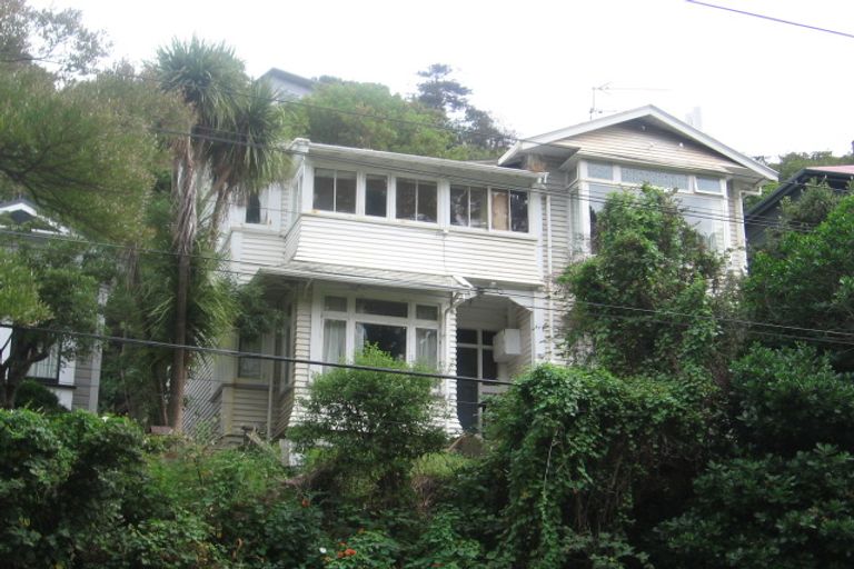 Photo of property in 82 Glenmore Street, Northland, Wellington, 6012