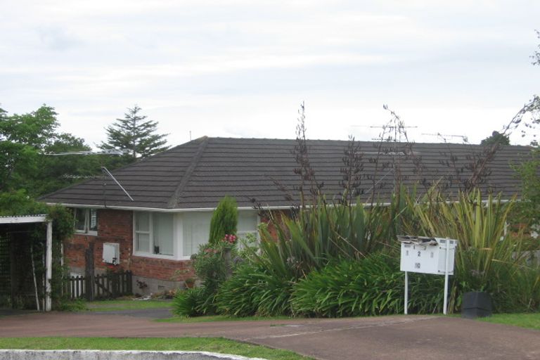 Photo of property in 2/10 Liston Street, Northcote, Auckland, 0627