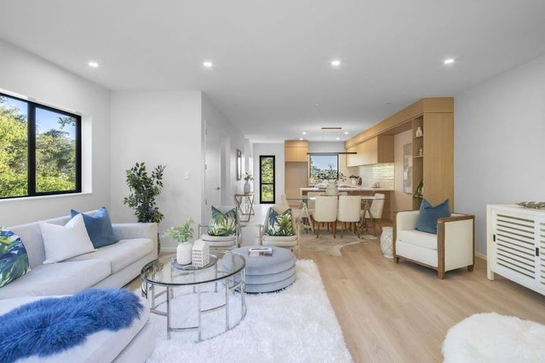 Photo of property in 5/9 Rengarenga Rise, Fairview Heights, Auckland, 0632