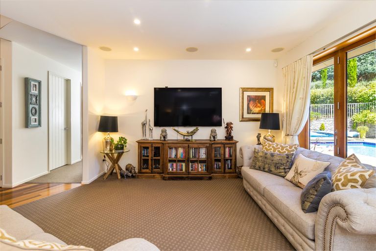 Photo of property in 5 Cameron Drive, Acacia Bay, Taupo, 3385