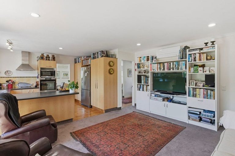 Photo of property in 10 Barrett Drive, Waikanae Beach, Waikanae, 5036