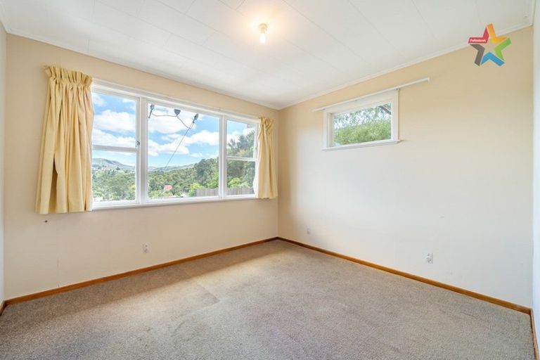 Photo of property in 51 Lowry Crescent, Stokes Valley, Lower Hutt, 5019