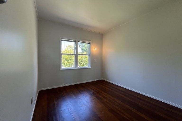 Photo of property in 64 Sylvan Crescent, Te Atatu South, Auckland, 0610