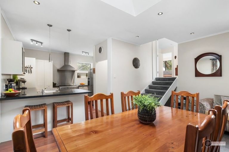 Photo of property in 18 Woodvale Grove, Fairfield, Lower Hutt, 5011