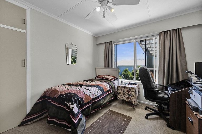 Photo of property in 2/39 Awanui Street, Merrilands, New Plymouth, 4312