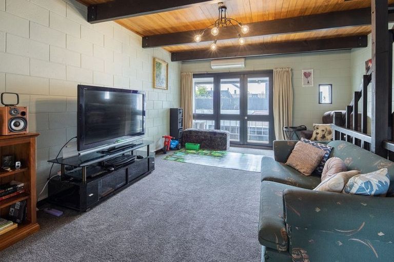 Photo of property in 13/10 Pitarua Street, Thorndon, Wellington, 6011