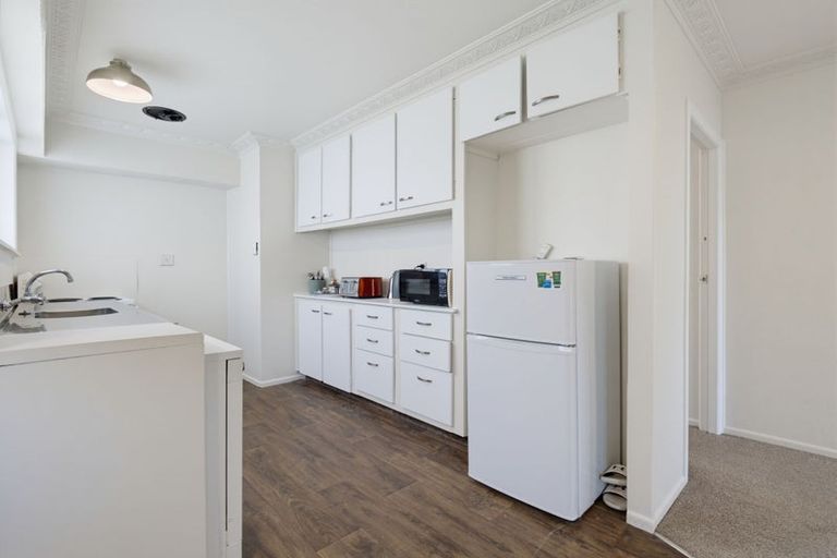 Photo of property in 6 Lee Road, Hannahs Bay, Rotorua, 3010