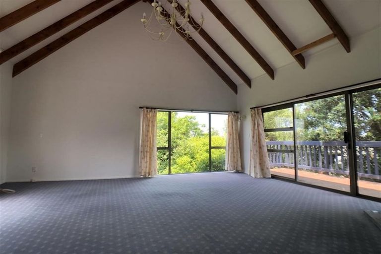 Photo of property in 7 Portsea Place, Chatswood, Auckland, 0626