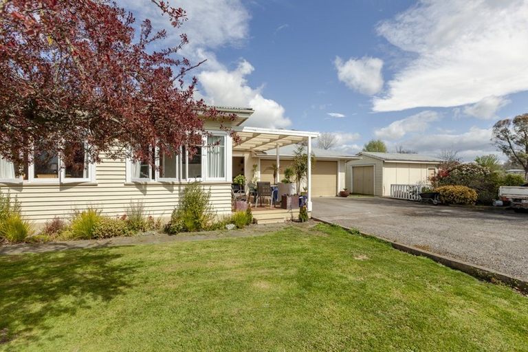 Photo of property in 2070 State Highway 2, Waipukurau, 4285