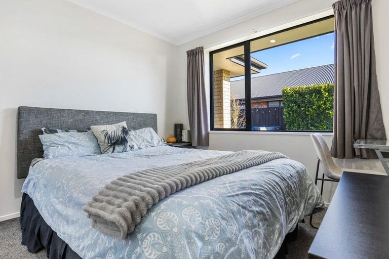 Photo of property in 47 Factory Road, Belfast, Christchurch, 8051