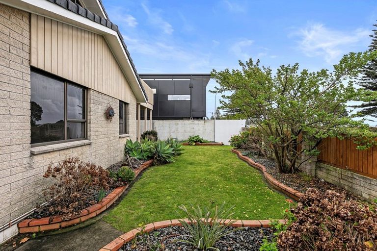 Photo of property in 88 Marine Parade, Mount Maunganui, 3116