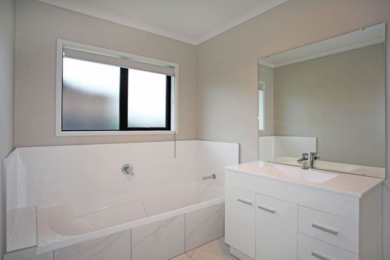 Photo of property in 24 Moira Drive, Tuakau, 2121