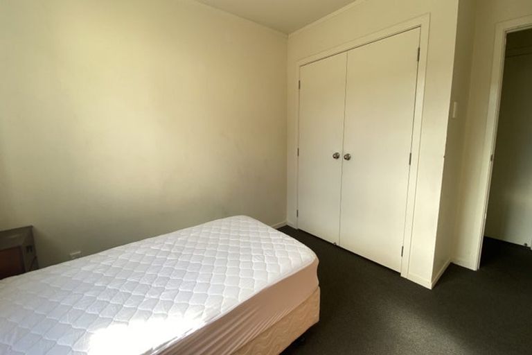 Photo of property in 8b Schnapper Rock Road, Schnapper Rock, Auckland, 0632