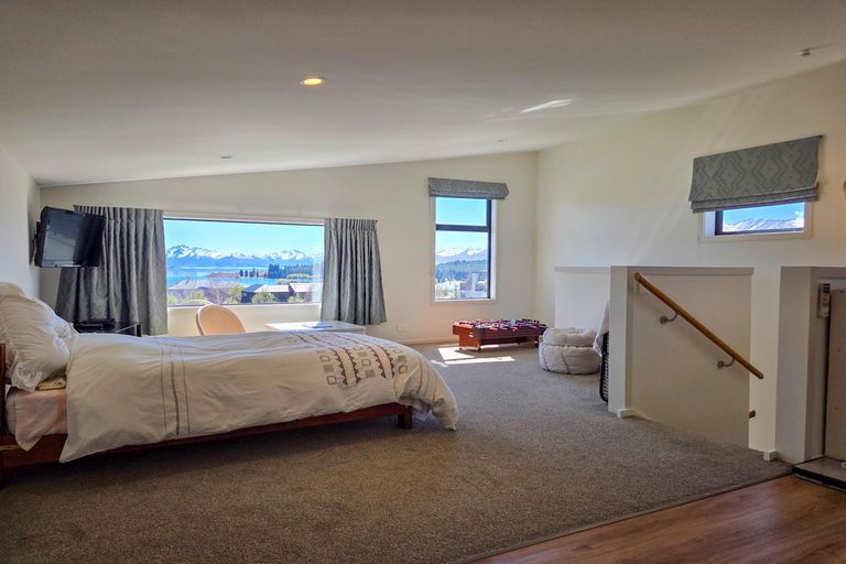 Photo of property in 1 Manning Place, Lake Tekapo, 7999