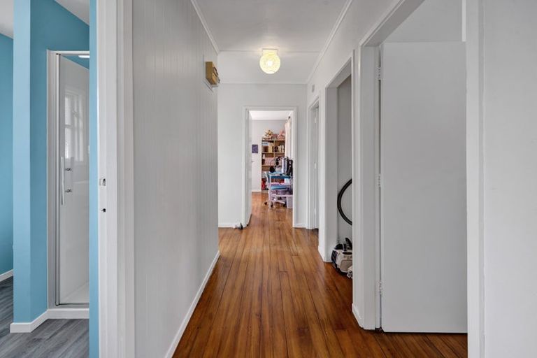 Photo of property in 24 Upjohn Street, Brooklands, New Plymouth, 4310