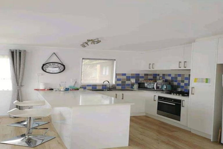 Photo of property in 1/27 Cromdale Avenue, Highland Park, Auckland, 2010