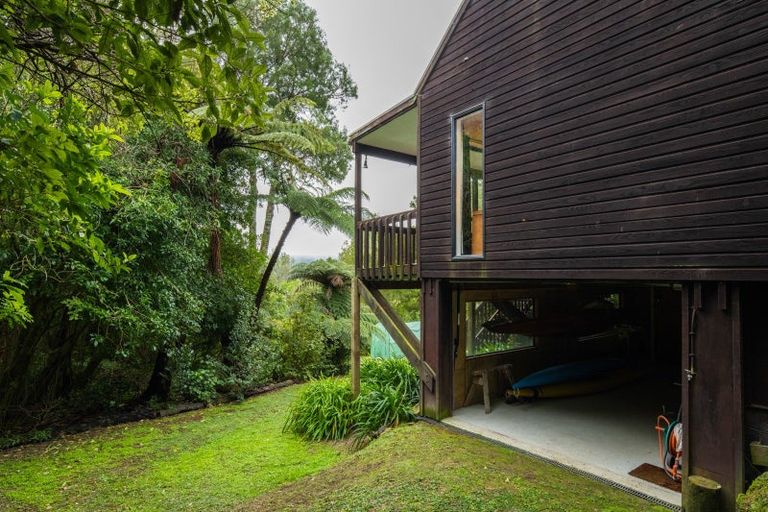 Photo of property in 14 Sandy Bay Road, Black Rock, Picton, 7282