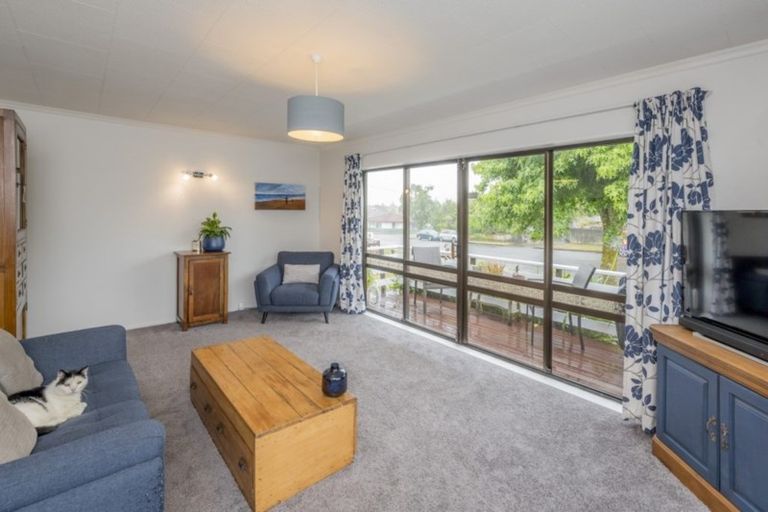 Photo of property in 136 Winchester Street, Levin, 5510