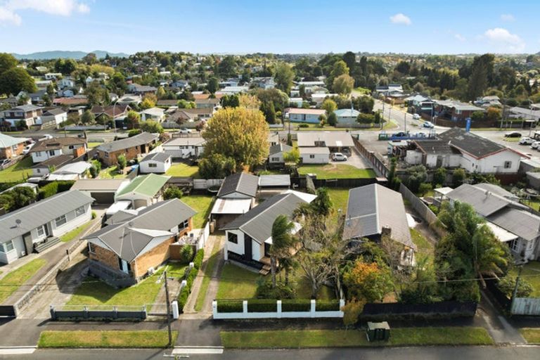 Photo of property in 42 English Street, St Andrews, Hamilton, 3200