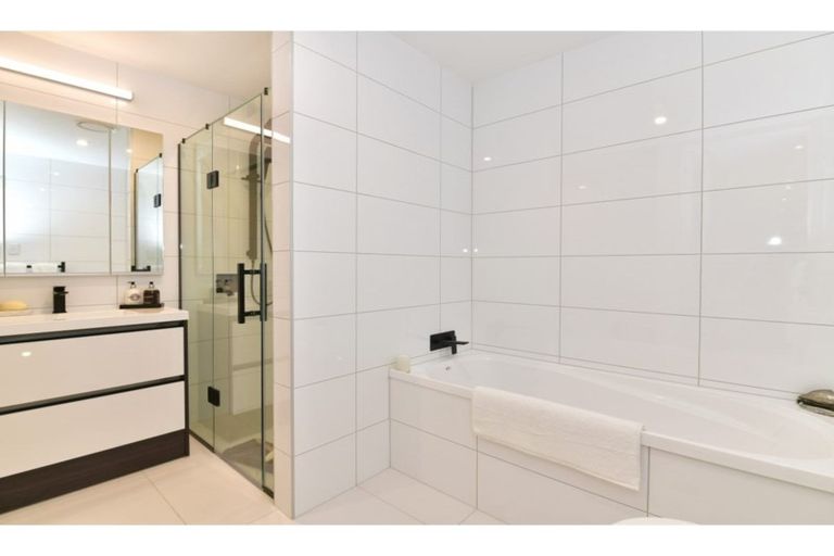 Photo of property in 206/252 Centreway Road, Orewa, 0931