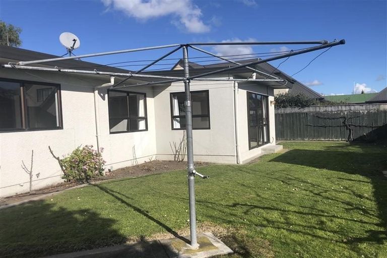 Photo of property in 18 Middle Road, Havelock North, 4130