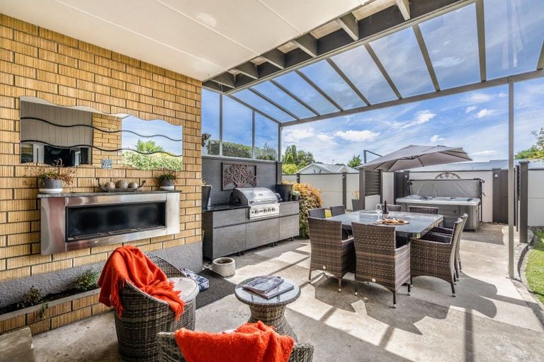 Photo of property in 82 Dalwharn Street, Wallacetown, 9816