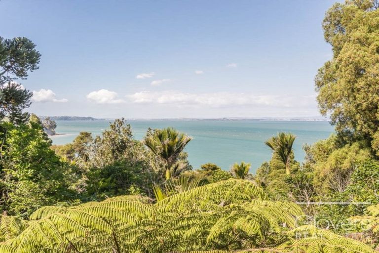 Photo of property in 60 Kauri Point Road, Laingholm, Auckland, 0604