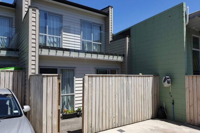 Photo of property in 4/19 Collins Avenue, Tawa, Wellington, 5028
